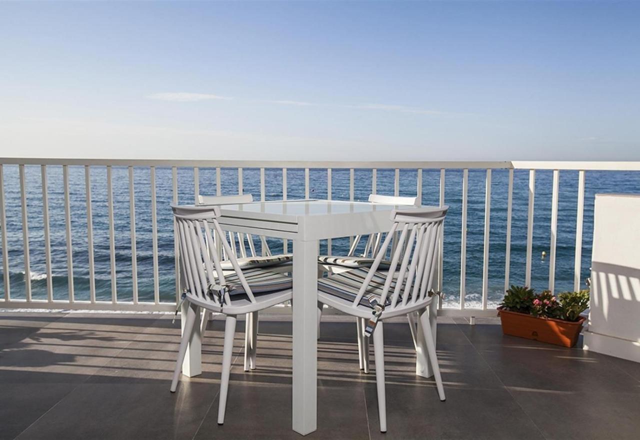 Super Front Line Modern New Apartm Nerja Zewnętrze zdjęcie