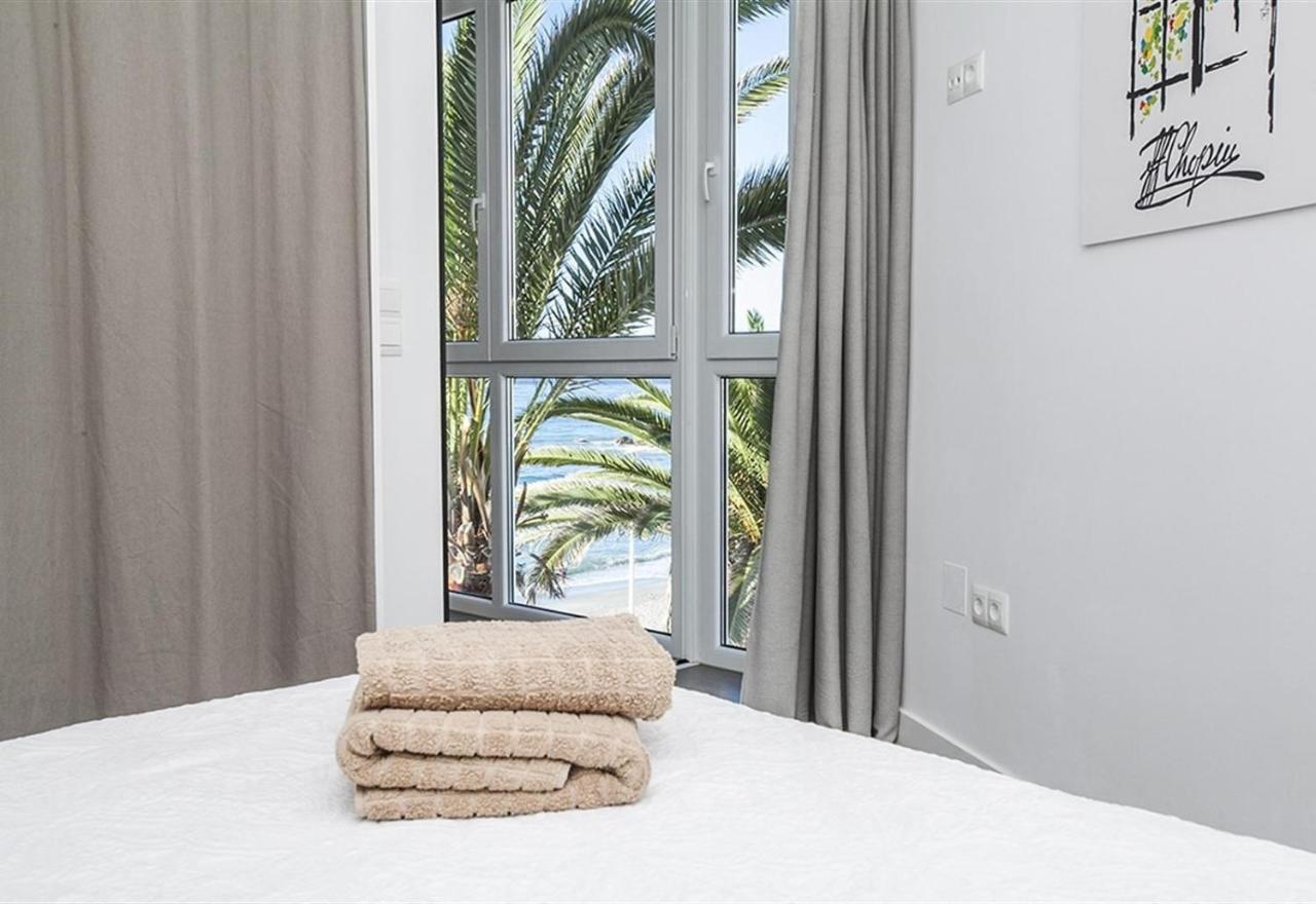 Super Front Line Modern New Apartm Nerja Zewnętrze zdjęcie