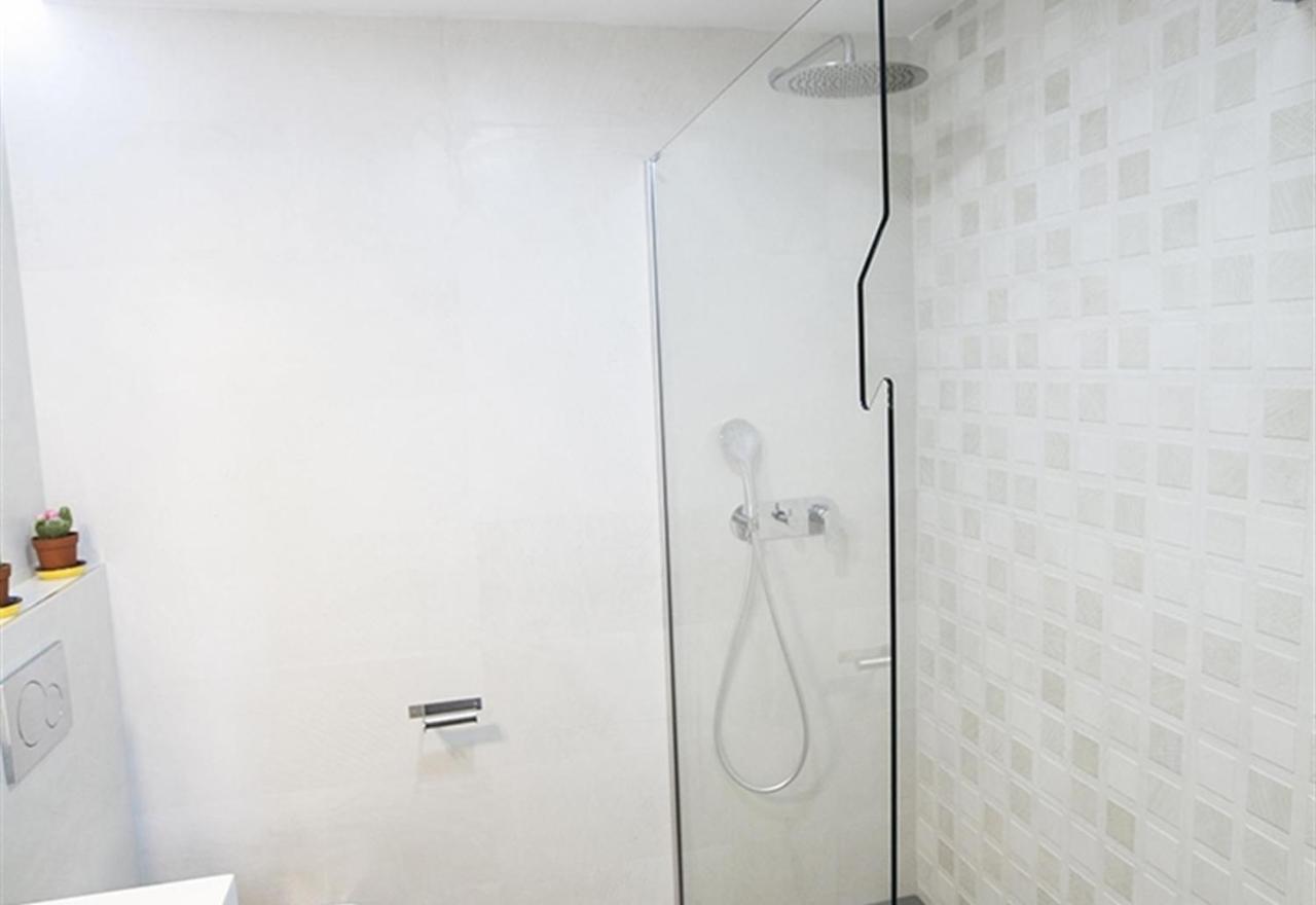 Super Front Line Modern New Apartm Nerja Zewnętrze zdjęcie
